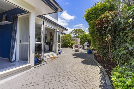 Photo of property in 2/27 Sorrel Crescent, Bucklands Beach, Auckland, 2012