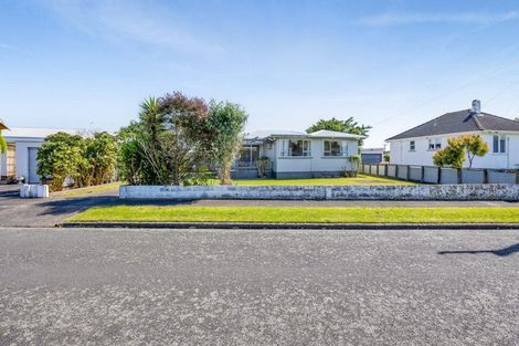 Photo of property in 6 Buchanan Place, Hawera, 4610