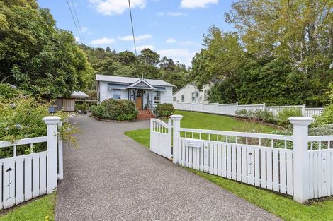 Photo of property in 15 Huia Road, Titirangi, Auckland, 0604
