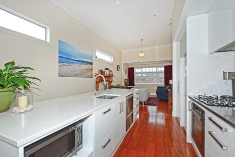 Photo of property in 6 Queen Street, Petone, Lower Hutt, 5012