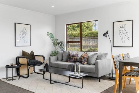 Photo of property in 2/15 Seaview Terrace, Mount Albert, Auckland, 1025