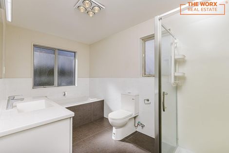 Photo of property in 11 Regis Park Drive, Pukekohe, 2120