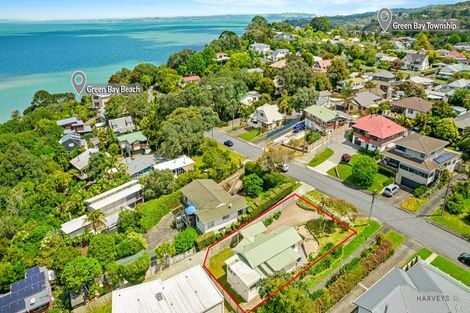 Photo of property in 16 Harrybrook Road, Green Bay, Auckland, 0604