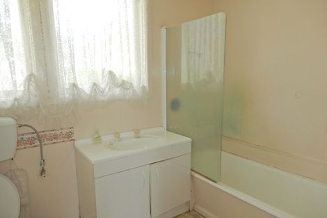 Photo of property in 6 Reid Drive, Putaruru, 3411