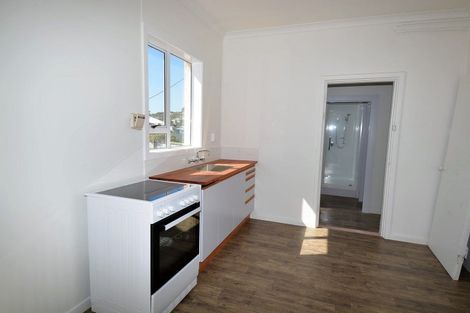 Photo of property in 252 Marine Parade, Bluff, 9814