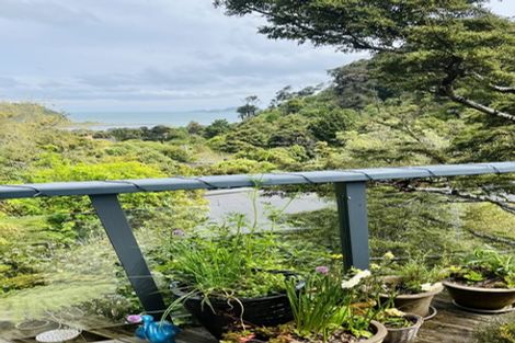 Photo of property in 136 Cheviot Road, Lowry Bay, Lower Hutt, 5013
