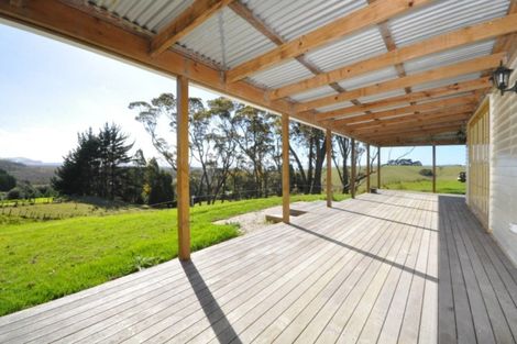 Photo of property in 1742 South Head Road, South Head, Helensville, 0874