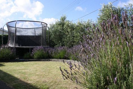 Photo of property in 27 Rauparaha Street, Waikanae Beach, Waikanae, 5036