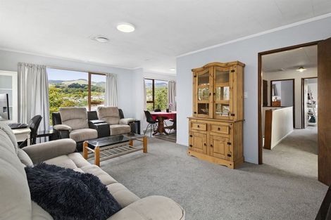 Photo of property in 15a Kereru Bend, Tawa, Wellington, 5028