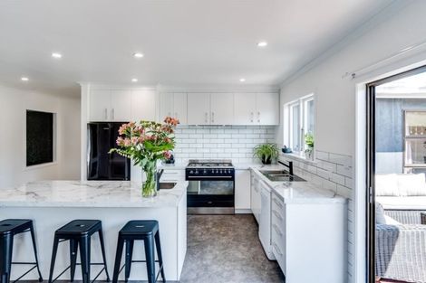 Photo of property in 2 Henderson Crescent, Onekawa, Napier, 4110