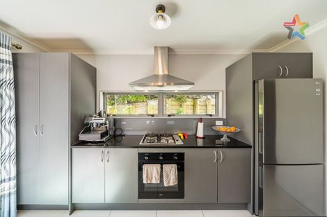 Photo of property in 18 Cresswell Place, Johnsonville, Wellington, 6037