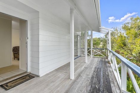 Photo of property in 1 Denver Avenue, Sunnyvale, Auckland, 0612