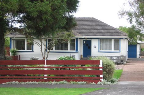 Photo of property in 107 Flanshaw Road, Te Atatu South, Auckland, 0610