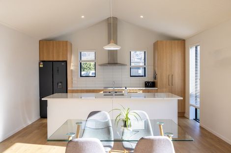 Photo of property in 10 Cleland Close, Wanaka, 9382