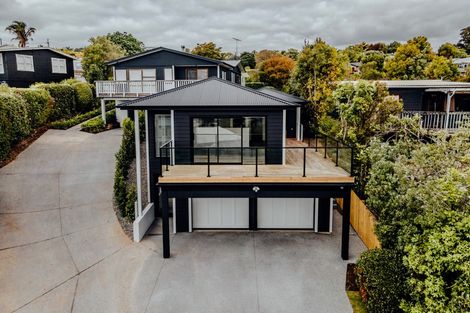 Photo of property in 5a Holiday Road, Milford, Auckland, 0620