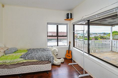 Photo of property in 36 Peverill Crescent, Papatoetoe, Auckland, 2025