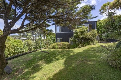 Photo of property in 16 Log Race Road, Piha, New Lynn, 0772