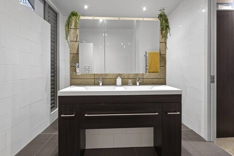 Photo of property in 32 Mangatawhiri Road, Omaha, Warkworth, 0986