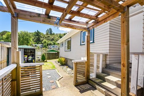 Photo of property in 28 Lowry Crescent, Stokes Valley, Lower Hutt, 5019