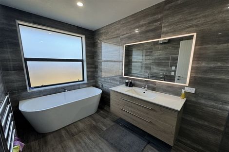 Photo of property in 12 Fountain Place, Rolleston, 7614