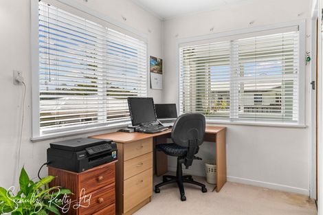 Photo of property in 25 Whaka Street, Maungaturoto, 0520