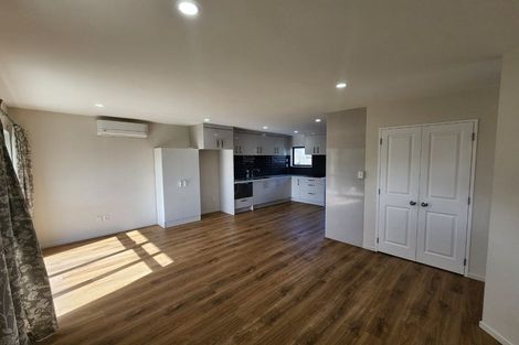 Photo of property in 51 Astley Avenue, New Lynn, Auckland, 0600