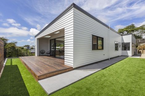 Photo of property in 7b Montrose Place, Highlands Park, New Plymouth, 4312
