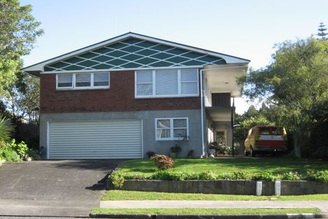 Photo of property in 2 Kahurangi Place, Hillpark, Auckland, 2102