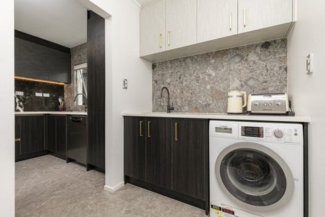 Photo of property in 23 Gordon Avenue, Forrest Hill, Auckland, 0620