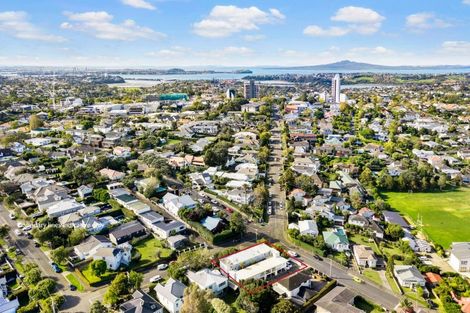 Photo of property in 67 St Vincent Avenue, Remuera, Auckland, 1050
