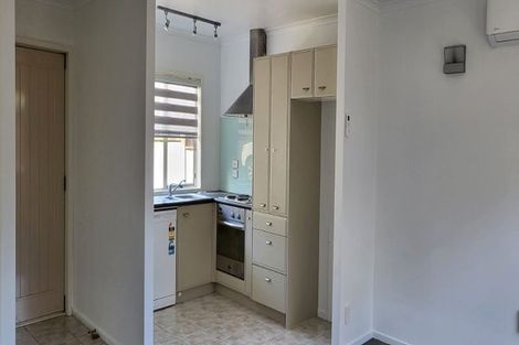 Photo of property in 14 Woodstock Road, Forrest Hill, Auckland, 0620