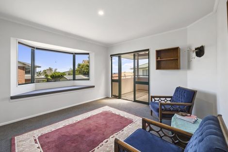 Photo of property in 9 Sandel Rise, Merrilands, New Plymouth, 4312