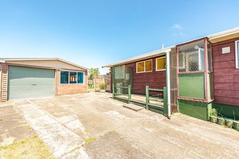 Photo of property in 35 Karyn Street, Castlecliff, Whanganui, 4501