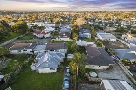 Photo of property in 36 Pine Avenue, Henderson, Auckland, 0612