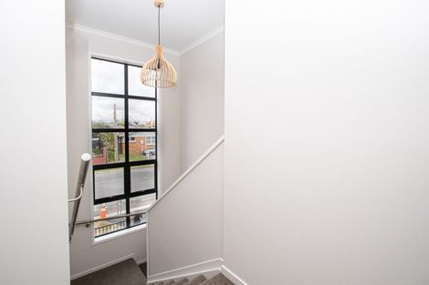 Photo of property in 2/10 Charlemont Street, Whitiora, Hamilton, 3200