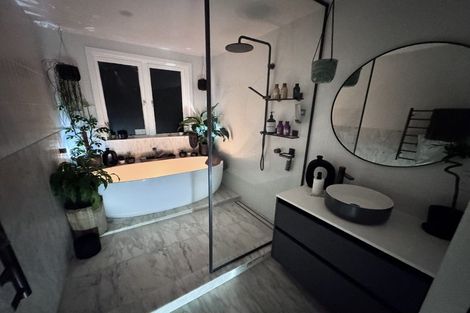 Photo of property in 50 Great North Road, Riverhead, 0820