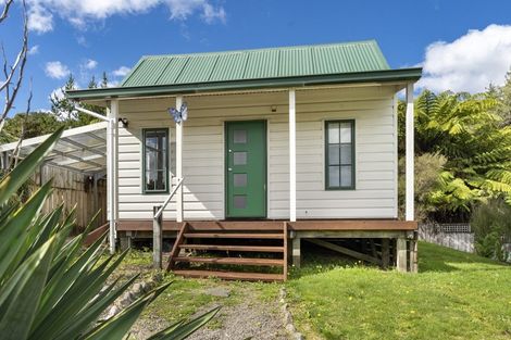 Photo of property in 2/9 Montgomery Street, Stokes Valley, Lower Hutt, 5019