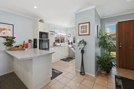 Photo of property in Cotswold Court, 1/8 Cheyne Road, Pyes Pa, Tauranga, 3112