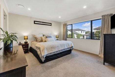 Photo of property in 4 Bridgefield Crescent, Flat Bush, Auckland, 2016