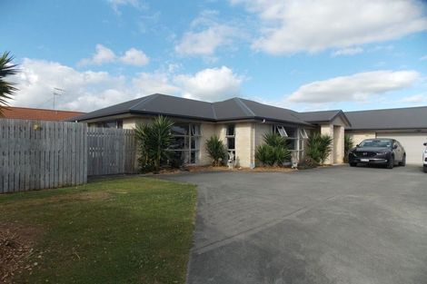 Photo of property in 33 Tennyson Avenue, Kelvin Grove, Palmerston North, 4414