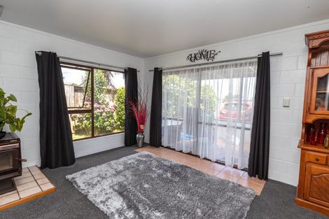 Photo of property in 50 Mahana Road, Ngatea, 3503