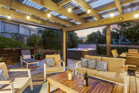 Photo of property in 41 Quadrant Heights, Paraparaumu, 5032