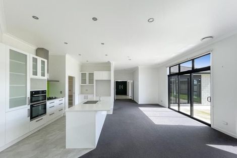 Photo of property in 16 Helen June Avenue, Flagstaff, Hamilton, 3210