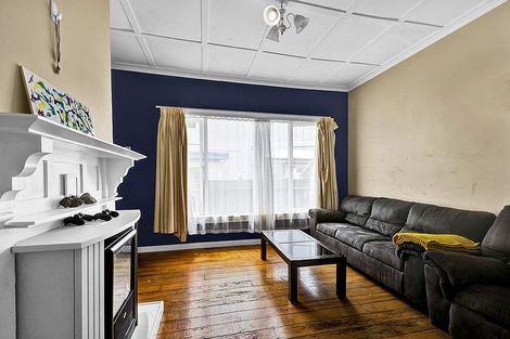 Photo of property in 265 Princes Street, Hawera, 4610