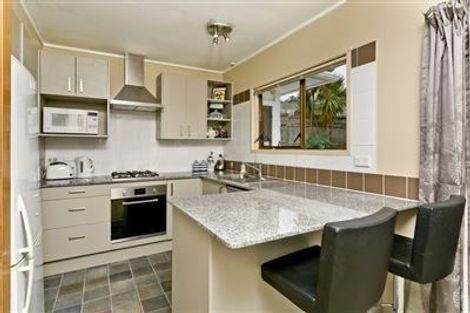 Photo of property in 6 Camrose Place, Glenfield, Auckland, 0629