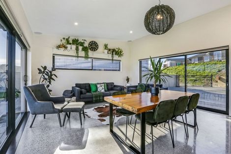 Photo of property in 20 Omaka Place, Aotea, Porirua, 5024