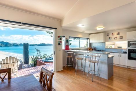 Photo of property in 23 Garratt Road, Waiheke Island, 1971