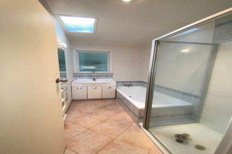 Photo of property in 9 Kerswill Place, Pakuranga, Auckland, 2010