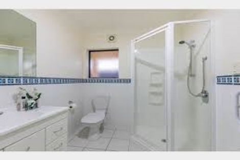 Photo of property in 25 The Enclave, Totara Heights, Auckland, 2105