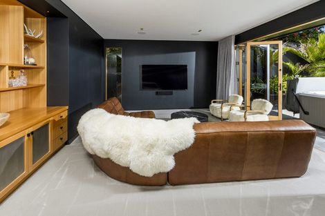 Photo of property in 21 Whitby Crescent, Mairangi Bay, Auckland, 0630